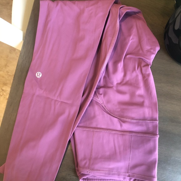 Lululemon - Picture 2 of 3